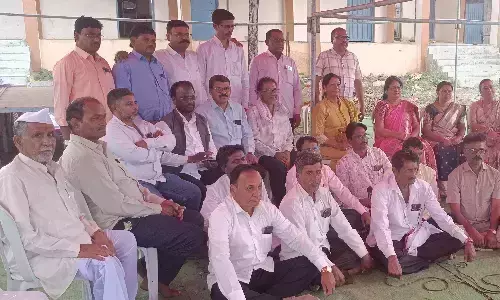 शिक्षकों की निष्ठा और संस्कारों से ही आगे बढ़े हम - डाॅ. वर्षा कदम शिक्षकों की निष्ठा और संस्कारों से ही आगे बढ़े हम - डाॅ. वर्षा कदम