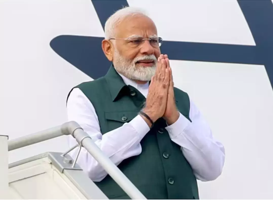 PM मोदी ने गुजरात को दी 1220 करोड़ रुपए की विकास परियोजनाओं की सौगात, आज इस कार्यक्रम का बनेंगे हिस्सा PM मोदी ने गुजरात को दी 1220 करोड़ रुपए की विकास परियोजनाओं की सौगात, आज इस कार्यक्रम का बनेंगे हिस्सा