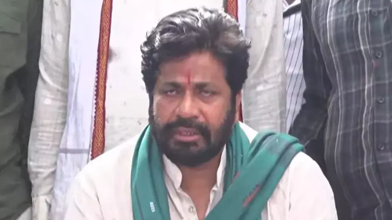 हाईकोर्ट की सख्ती के बाद बच्चू कडू का निर्णय, यातायात व्यवस्था सामान्य - रेल रोको आंदोलन भी रद्द