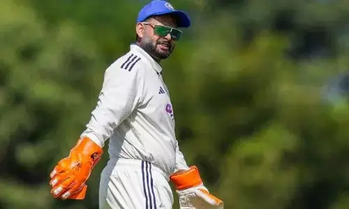 ऋषभ पंत की 4 महीने बाद मैदान पर वापसी, अनऑफिशियल टेस्ट में कर रहे इंडिया-ए की कप्तानी, पहले दिन साउथ अफ्रीका-ए का स्कोर 299/9 ऋषभ पंत की 4 महीने बाद मैदान पर वापसी, अनऑफिशियल टेस्ट में कर रहे इंडिया-ए की कप्तानी, पहले दिन साउथ अफ्रीका-ए का स्कोर 299/9