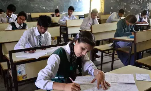 सीबीएसई ने जारी की 10वीं-12वीं के एग्जाम की डेटशीट, 17 फरवरी से शुरू होंगी परीक्षाएं सीबीएसई ने जारी की 10वीं-12वीं के एग्जाम की डेटशीट, 17 फरवरी से शुरू होंगी परीक्षाएं