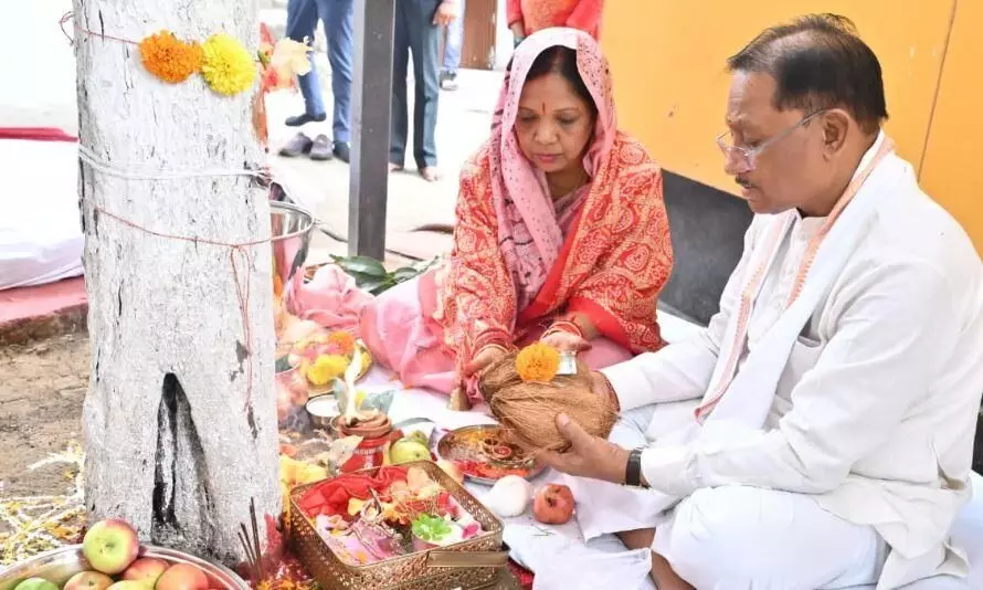 आंवला नवमी पर मुख्यमंत्री ने आंवला वृक्ष की पूजा कर प्रदेशवासियों के सुख-समृद्धि की कामना की आंवला नवमी पर मुख्यमंत्री ने आंवला वृक्ष की पूजा कर प्रदेशवासियों के सुख-समृद्धि की कामना की