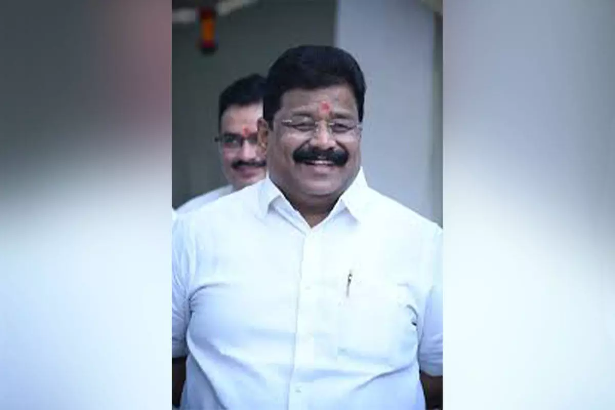 ठाकरे ने कहा - मनपा आयुक्त अभिजीत चौधरी की एसआईटी से कराएं जांच ठाकरे ने कहा - मनपा आयुक्त अभिजीत चौधरी की एसआईटी से कराएं जांच