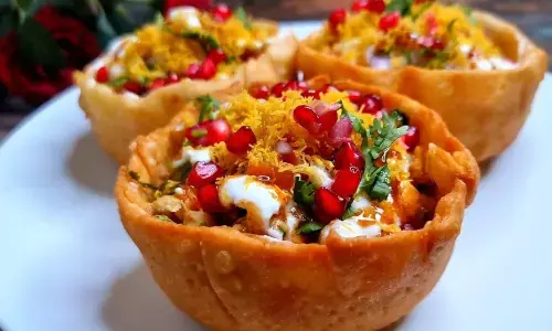 कुछ चटपटा खाना चाहते हैं, तो घर पर बनाएं स्ट्रीट स्टाइल कटोरी चाट, एकदम परफेक्ट स्वाद कुछ चटपटा खाना चाहते हैं, तो घर पर बनाएं स्ट्रीट स्टाइल कटोरी चाट, एकदम परफेक्ट स्वाद