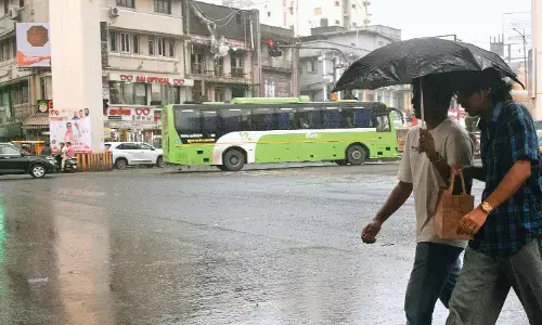 बादल छंटे और धूप खिली, मोंथा चक्रवात का असर हुआ खत्म, रात में गिरेगा तापमान बादल छंटे और धूप खिली, मोंथा चक्रवात का असर हुआ खत्म, रात में गिरेगा तापमान