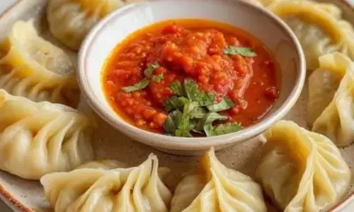 घर पर बनाने हैं मार्केट जैसे मोमो, तो इस रेसिपी का जरूर करें उपयोग, बच्चे हो जाएंगे खुश घर पर बनाने हैं मार्केट जैसे मोमो, तो इस रेसिपी का जरूर करें उपयोग, बच्चे हो जाएंगे खुश