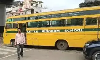 जबलपुर के रानीताल क्षेत्र में चालक की सूझबूझ से टला स्कूल बस हादसा जबलपुर के रानीताल क्षेत्र में चालक की सूझबूझ से टला स्कूल बस हादसा