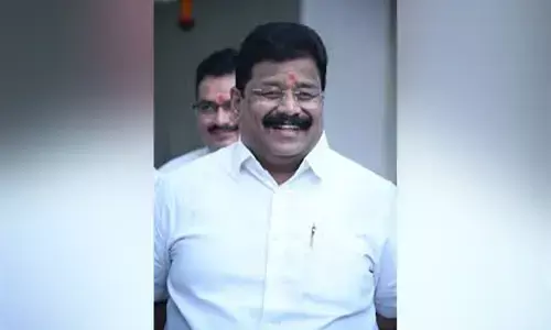 ठाकरे ने कहा - मनपा आयुक्त अभिजीत चौधरी की एसआईटी से कराएं जांच ठाकरे ने कहा - मनपा आयुक्त अभिजीत चौधरी की एसआईटी से कराएं जांच