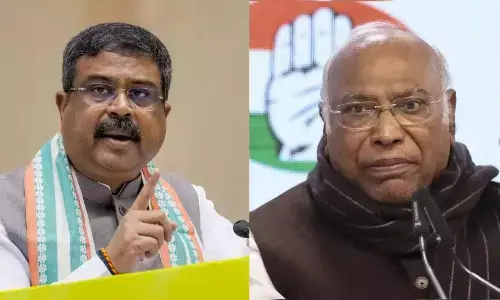 बीजेपी हमेशा से कह रही है कि नेहरू और सरदार पटेल में मतभेद बीजेपी नेता धर्मेंद्र प्रधान ने कांग्रेस चीफ के बयान पर किया पलटवार बीजेपी हमेशा से कह रही है कि नेहरू और सरदार पटेल में मतभेद बीजेपी नेता धर्मेंद्र प्रधान ने कांग्रेस चीफ के बयान पर किया पलटवार