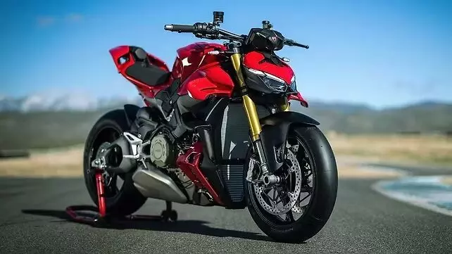Ducati Streetfighter V4 भारत में हुई लॉन्च, कीमत 28.68 लाख रुपए Ducati Streetfighter V4 भारत में हुई लॉन्च, कीमत 28.68 लाख रुपए