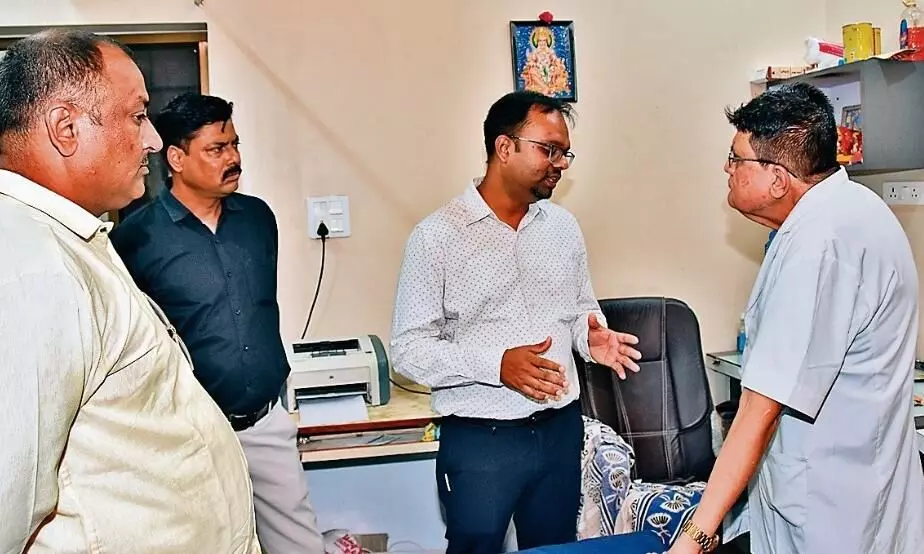 भ्रूण लिंग जांच की आशंका, नियम विरुद्ध चल रहा क्लीनिक सील भ्रूण लिंग जांच की आशंका, नियम विरुद्ध चल रहा क्लीनिक सील