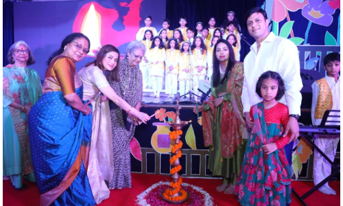 छात्रों की रंगारंग प्रस्तुतियों ने मन मोहा