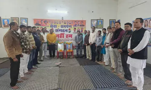 पूर्व प्रधानमंत्री इंदिरा गांधी व पूर्व गृहमंत्री सरदार पटेल को कांग्रेस ने याद कर दी श्रृद्धांजलि पूर्व प्रधानमंत्री इंदिरा गांधी व पूर्व गृहमंत्री सरदार पटेल को कांग्रेस ने याद कर दी श्रृद्धांजलि