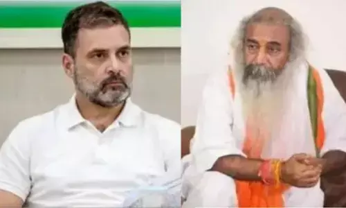 आध्यात्मिक गुरु आचार्य प्रमोद कृष्णम ने दिया विवादित बयान, कांग्रेस और राहुल गांधी को लेकर दी ये प्रतिक्रिया