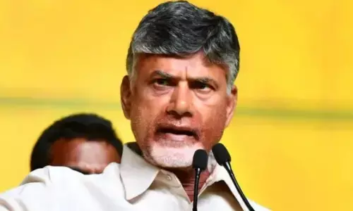 ‘मंदिर में भगदड़ के लिए आयोजक जिम्मेदार’, CM नायडू ने दिया दोषियों के खिलाफ सख्त कार्रवाई का आश्वासन ‘मंदिर में भगदड़ के लिए आयोजक जिम्मेदार’, CM नायडू ने दिया दोषियों के खिलाफ सख्त कार्रवाई का आश्वासन