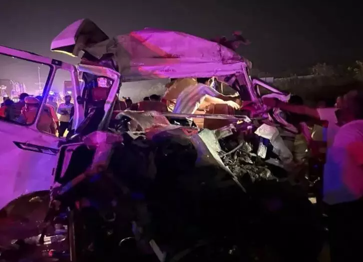 जोधपुर में ट्रेलर से टकराया श्रद्धालुओं से सवार टेंपो ट्रैवलर, 15 लोगों की मौत, कई घायल