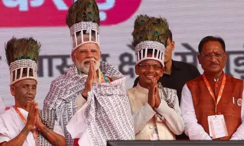 आस्था ने छुआ हृदय : प्रधानमंत्री नरेंद्र मोदी से रामनामी समाज के प्रतिनिधियों की आत्मीय भेंट