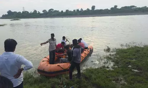 तैरने के लिए गए दो बच्चे वर्धा नदी में डूबे , दो की जान बचाई