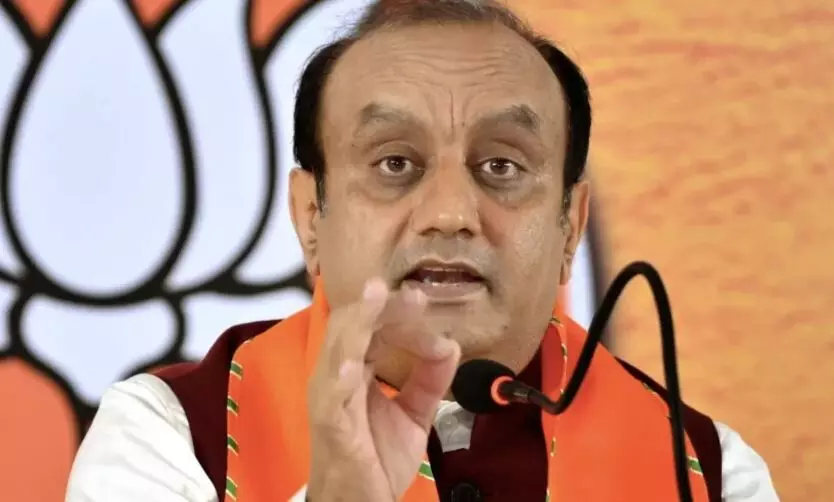 युवा नेताओं की लाचारी में फंसे हैं दो बुज़ुर्ग लीडर, BJP ने खरगे और लालू यादव पर साधा निशाना