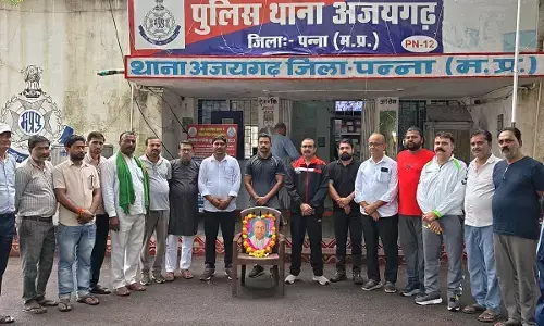 सरदार वल्लभ भाई पटेल की १५०वीं जयंती पर अजयगढ पुलिस ने किया मैराथन दौड का आयोजन