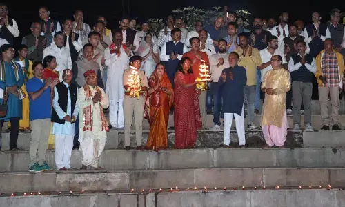 धरम सागर तालाब घाट में हुआ दीपोत्सव समारोह, 11 हजार दीप प्रज्जवलित, भगवान श्रीराम केन्द्रित भजन संध्या का आयोजन