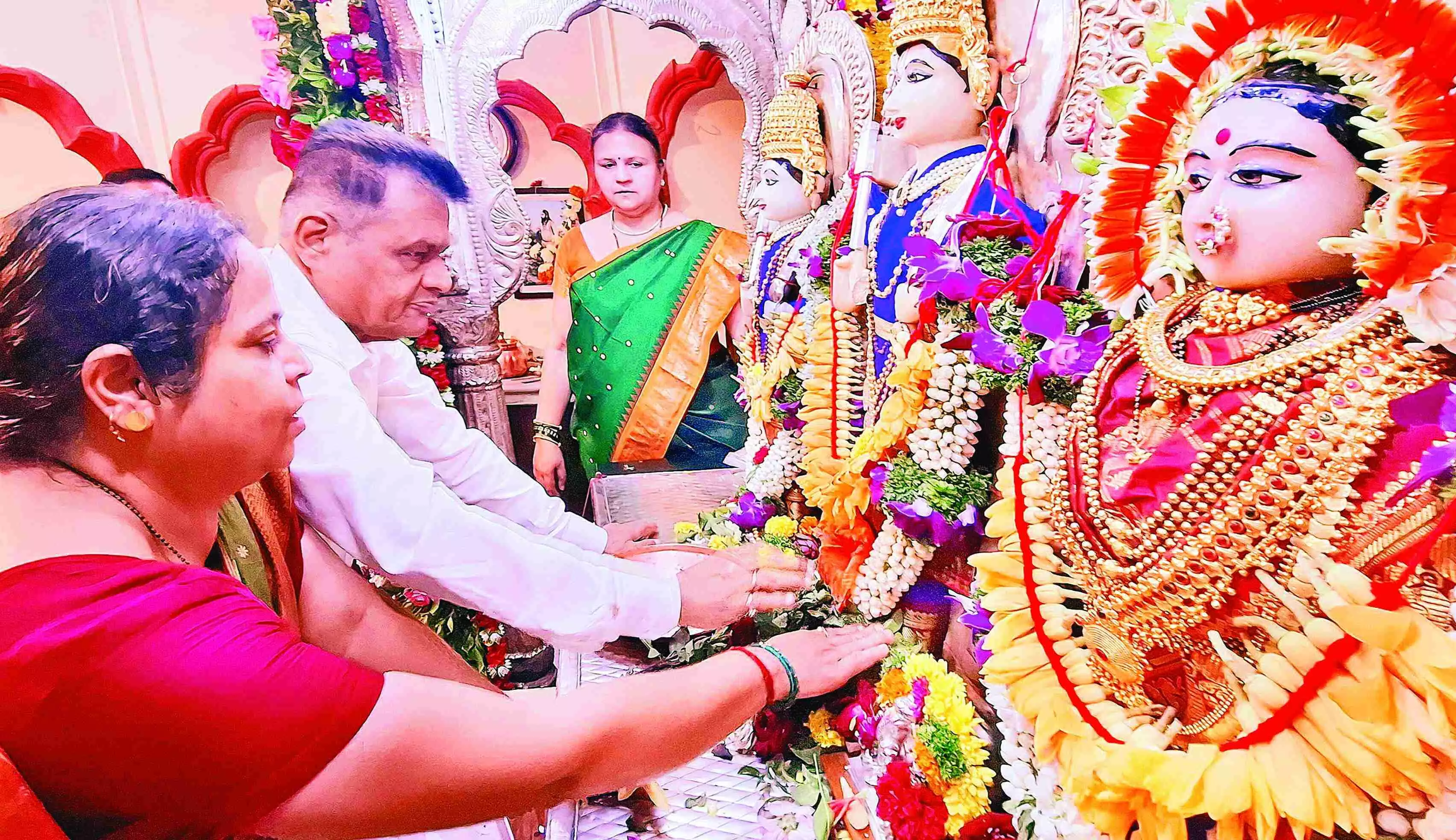 वैकुंठ चतुर्दशी पर श्रद्धालुओं ने की भगवान शिव और विष्णु की आराधना वैकुंठ चतुर्दशी पर श्रद्धालुओं ने की भगवान शिव और विष्णु की आराधना