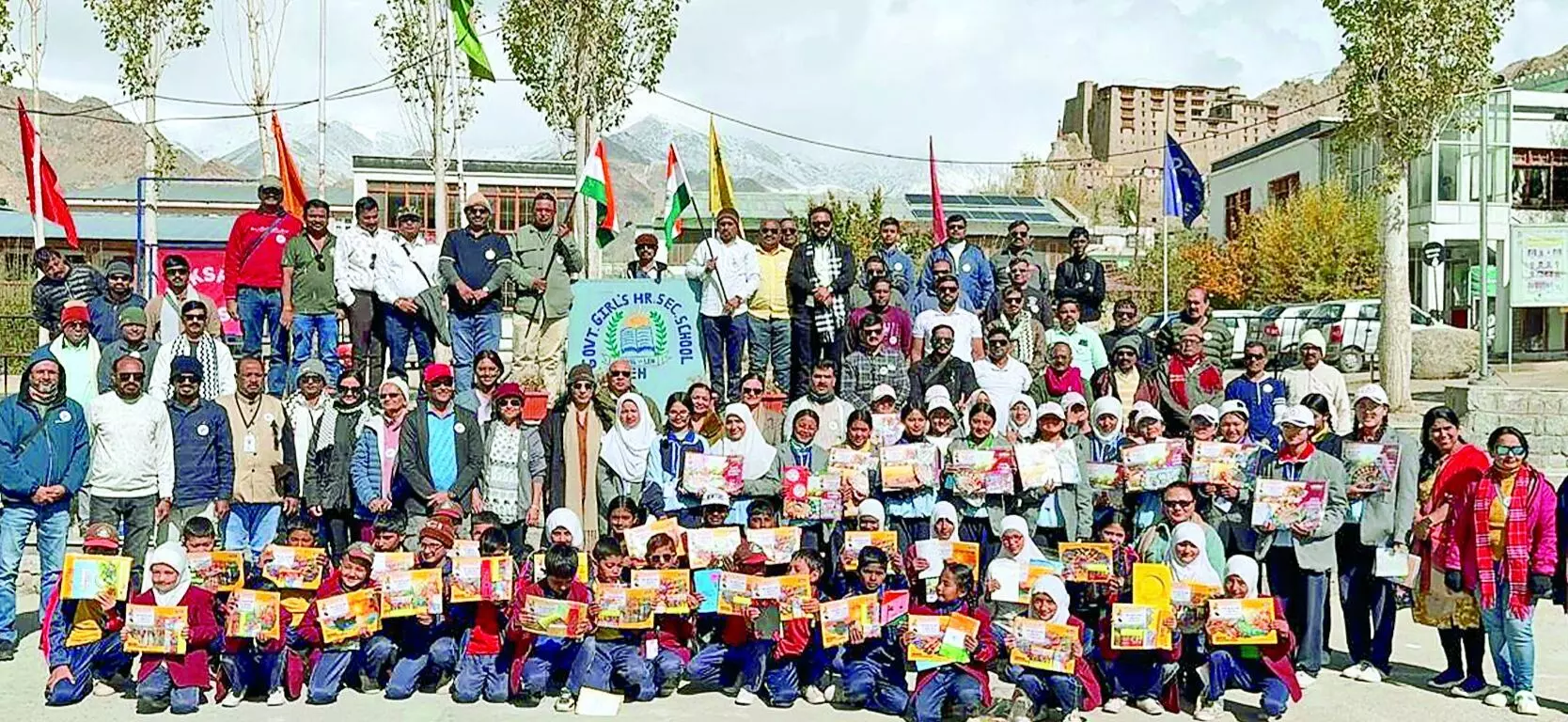 सियाचिन की बफीर्ली ऊंची चोटियों पर तैनात जांबांजों तक पहुंचा ‘ममता का फराल सियाचिन की बफीर्ली ऊंची चोटियों पर तैनात जांबांजों तक पहुंचा ‘ममता का फराल