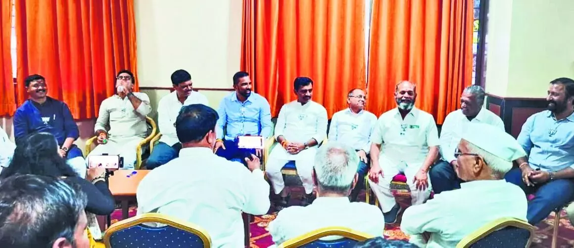 नगरसेवक के लिए 76 और अध्यक्ष के लिए 4 लोग इच्छुक नगरसेवक के लिए 76 और अध्यक्ष के लिए 4 लोग इच्छुक