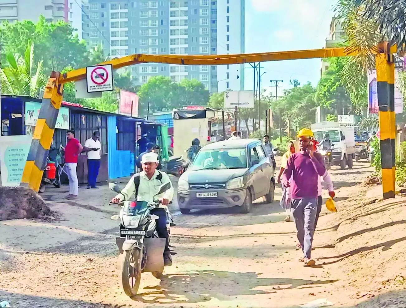 कंपनियों की बस बढ़ा रही हैं ट्रैफिक जाम कंपनियों की बस बढ़ा रही हैं ट्रैफिक जाम