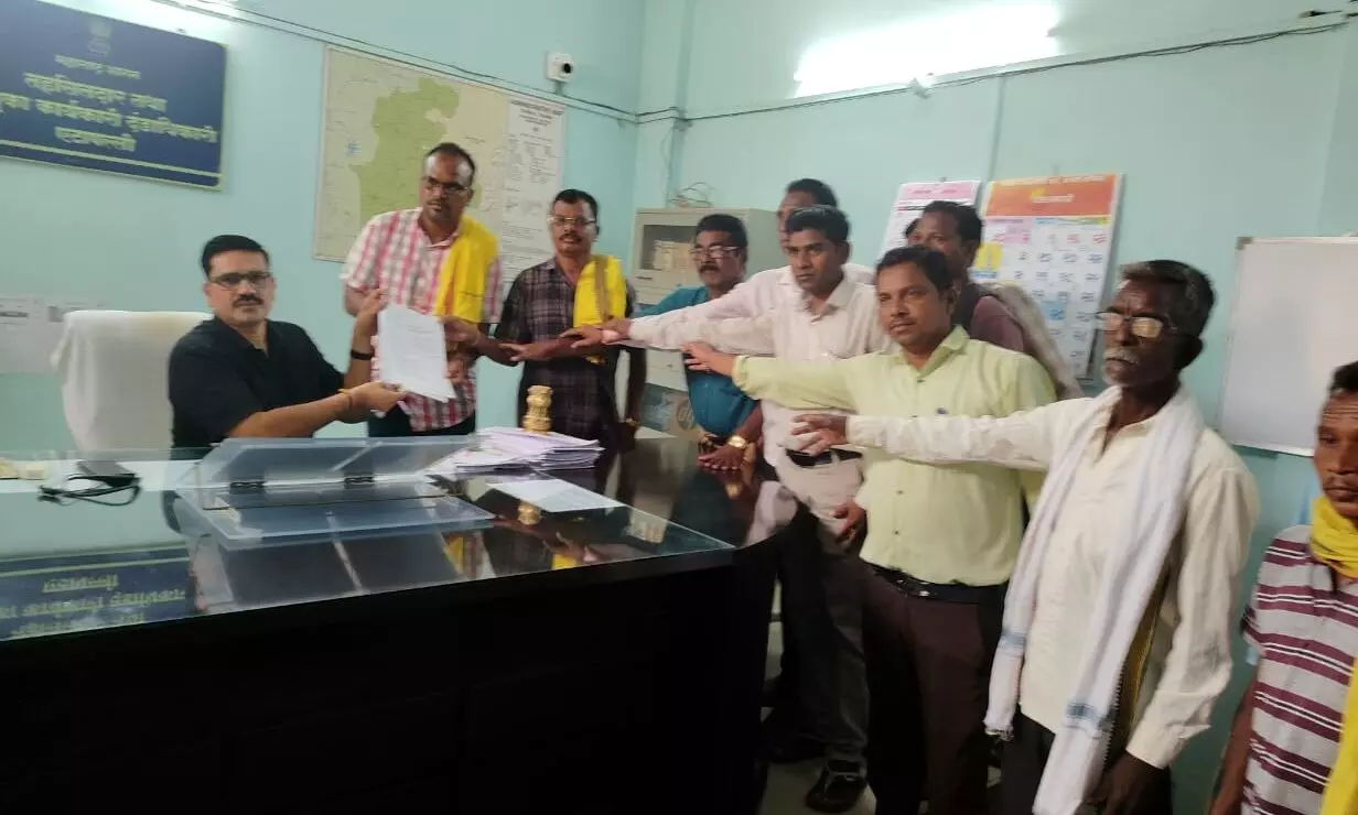 वित्तीय मदद नहीं मिली तो होगा आंदोलन, एटापल्ली के किसानों ने दी चेतावनी वित्तीय मदद नहीं मिली तो होगा आंदोलन, एटापल्ली के किसानों ने दी चेतावनी