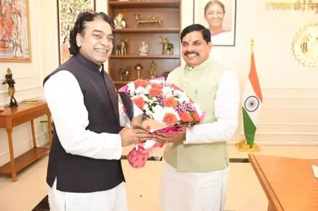 मुख्यमंत्री डॉ. यादव से फिल्म अभिनेता आशुतोष राणा ने की सौजन्य भेंट