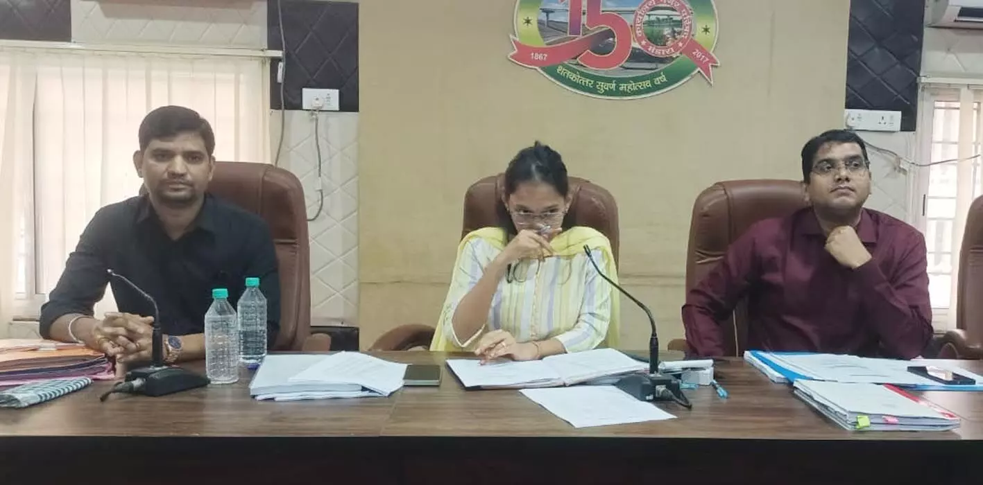 भंडारा नप क्षेत्र में 711 डबल वोटर , वेरिफिकेशन के बाद ही कर सकेेंगे वोटिंग भंडारा नप क्षेत्र में 711 डबल वोटर , वेरिफिकेशन के बाद ही कर सकेेंगे वोटिंग