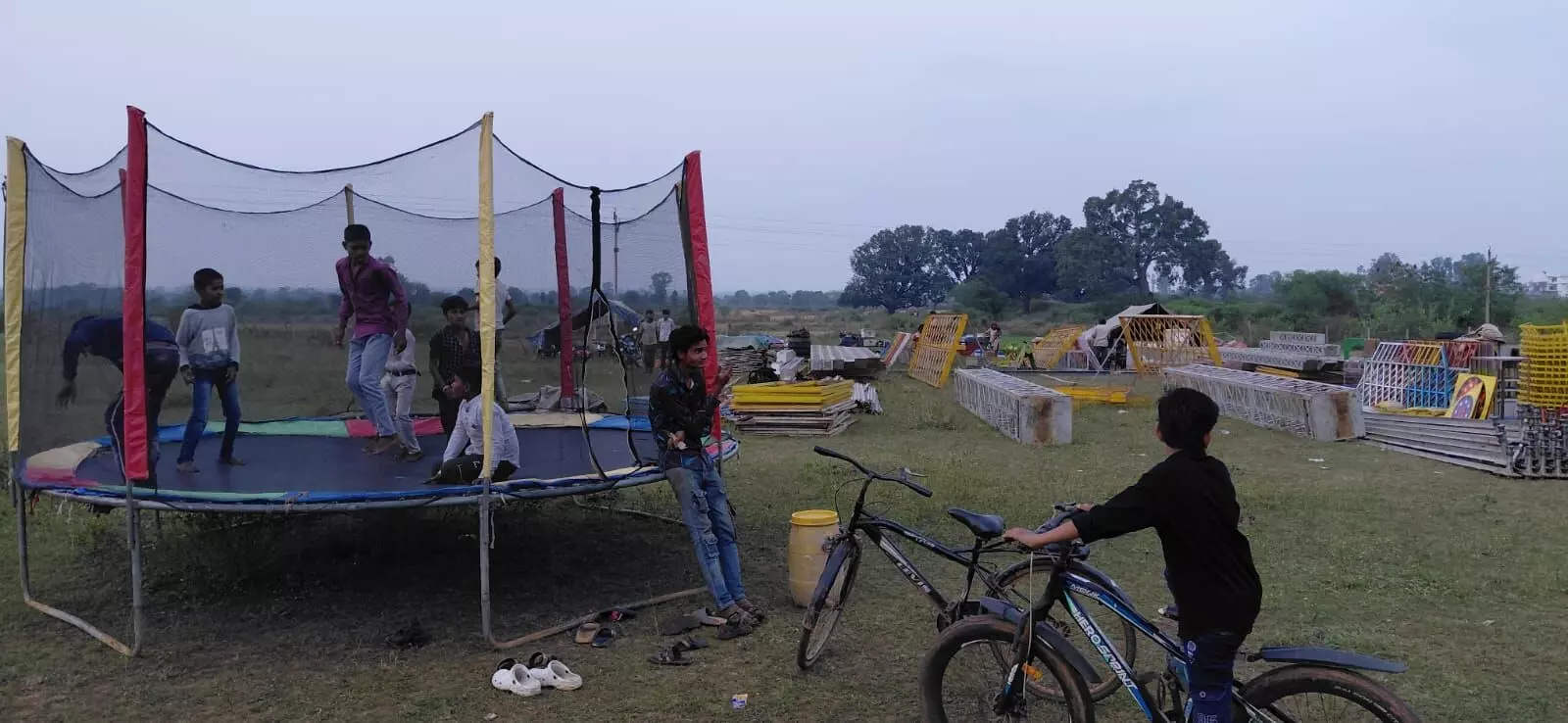 चंडी मेले को लेकर तैयारियां शुरू, लगने लगे झूले चंडी मेले को लेकर तैयारियां शुरू, लगने लगे झूले