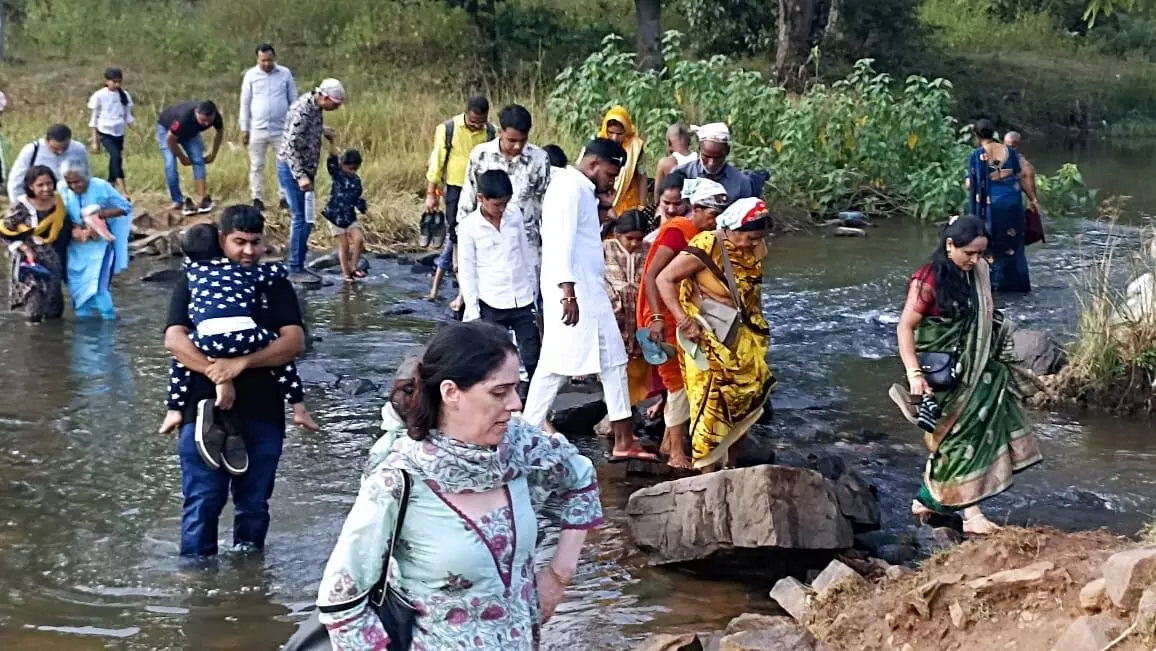 श्री प्राणनाथ के जयकारों से गूंजा पूरा पन्ना, देश-विदेश से आए सुंदरसाथ ने श्रीजी का लिया आशीर्वाद श्री प्राणनाथ के जयकारों से गूंजा पूरा पन्ना, देश-विदेश से आए सुंदरसाथ ने श्रीजी का लिया आशीर्वाद