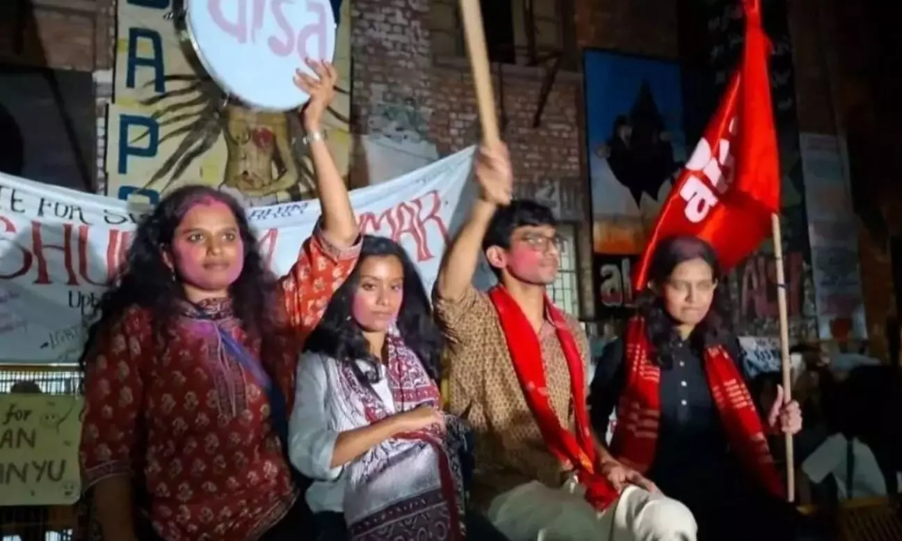 जेएनयू छात्रसंघ के चुनाव में लहराया लाल परचम! सभी चारो पदों पर लेफ्ट ने जीत की हासिल, अदिति मिश्रा बनी अध्यक्ष जेएनयू छात्रसंघ के चुनाव में लहराया लाल परचम! सभी चारो पदों पर लेफ्ट ने जीत की हासिल, अदिति मिश्रा बनी अध्यक्ष