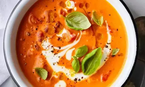 ठंड में गरमा-गरम सूप पीने का मजा है कुछ और, परिवार के लिए बनाएं लाजवाब टोमेटो सूप ठंड में गरमा-गरम सूप पीने का मजा है कुछ और, परिवार के लिए बनाएं लाजवाब टोमेटो सूप