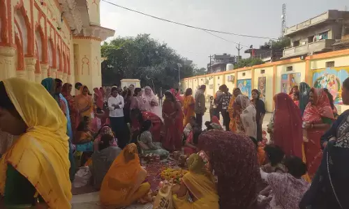 कार्तिक पूर्णिमा पर श्री जुगल किशोर जी मंदिर में उमड़ा आस्था का सैलाब कार्तिक पूर्णिमा पर श्री जुगल किशोर जी मंदिर में उमड़ा आस्था का सैलाब