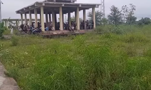 मुक्तिधामों की उपेक्षा, अंतिम संस्कार में भी भारी परेशानी, साफ-सफाई व पेयजल की भी समस्या मुक्तिधामों की उपेक्षा, अंतिम संस्कार में भी भारी परेशानी, साफ-सफाई व पेयजल की भी समस्या