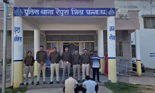 ट्रकों की तिरपाल काटकर चोरी करने वाले गिरोह का मुख्य सरगना व साथी गिरफ्तार ट्रकों की तिरपाल काटकर चोरी करने वाले गिरोह का मुख्य सरगना व साथी गिरफ्तार