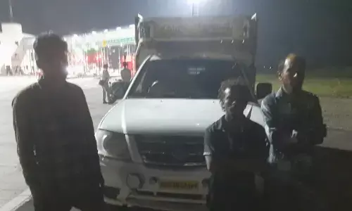 चद्रपुर में गौवंश तस्करी का पर्दाफाश, 3 आरोपियों को किया गिरफ्तार चद्रपुर में गौवंश तस्करी का पर्दाफाश, 3 आरोपियों को किया गिरफ्तार