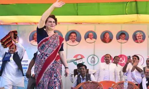 कांग्रेस नेत्री प्रियंका गांधी ने बिहार में की चुनावी जनसभा, NDA सरकार पर साधा निशाना कांग्रेस नेत्री प्रियंका गांधी ने बिहार में की चुनावी जनसभा, NDA सरकार पर साधा निशाना