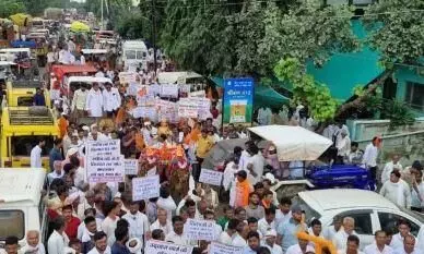 लैंड पूलिंग के खिलाफ किसान संघ का 18 से उज्जैन में घेरा डालो आंदोलन, 10 को जिलों में दिया जाएगा ज्ञापन लैंड पूलिंग के खिलाफ किसान संघ का 18 से उज्जैन में घेरा डालो आंदोलन, 10 को जिलों में दिया जाएगा ज्ञापन