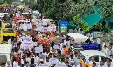 लैंड पूलिंग के खिलाफ किसान संघ का 18 से उज्जैन में घेरा डालो आंदोलन, 10 को जिलों में दिया जाएगा ज्ञापन लैंड पूलिंग के खिलाफ किसान संघ का 18 से उज्जैन में घेरा डालो आंदोलन, 10 को जिलों में दिया जाएगा ज्ञापन