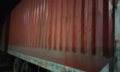 नागौद-कालिंजर रोड पर कंटेनर से 50 भैंस वंशीय पशु बरामद, अवैध रूप से क्रूरूता पूर्वक पशु परिवहन पर तीन के विरूद्ध मामला दर्ज नागौद-कालिंजर रोड पर कंटेनर से 50 भैंस वंशीय पशु बरामद, अवैध रूप से क्रूरूता पूर्वक पशु परिवहन पर तीन के विरूद्ध मामला दर्ज