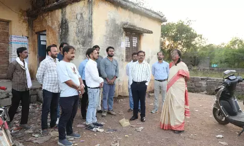 कलेक्टर ने उर्वरक वितरण व्यवस्था का लिया जायजा, सोयाबीन विक्रय केंद्र भी देखा कलेक्टर ने उर्वरक वितरण व्यवस्था का लिया जायजा, सोयाबीन विक्रय केंद्र भी देखा