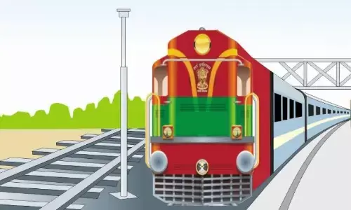 रेल बैरियर से टकराई एम्बुलेंस, पहले बच्चे को अस्पताल भेजा फिर चौकी में जब्ती बनाई रेल बैरियर से टकराई एम्बुलेंस, पहले बच्चे को अस्पताल भेजा फिर चौकी में जब्ती बनाई