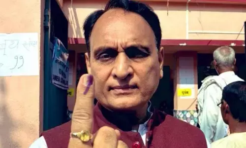 पहले दिल्ली की मतदाता सूची में मेरा नाम... विपक्ष के द्वारा लगाए गए आरोपों पर राकेश सिन्हा ने दी प्रतिक्रिया पहले दिल्ली की मतदाता सूची में मेरा नाम... विपक्ष के द्वारा लगाए गए आरोपों पर राकेश सिन्हा ने दी प्रतिक्रिया