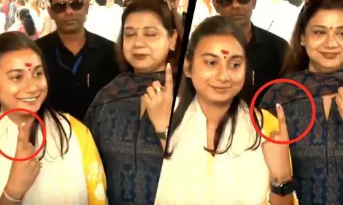 यह तो एक अलग ही स्तर का फ़्रॉड चल रहा... दो उंगलियों पर स्याही लगाने वाले मामले में पटना प्रशासन ने किया स्पष्ट यह तो एक अलग ही स्तर का फ़्रॉड चल रहा... दो उंगलियों पर स्याही लगाने वाले मामले में पटना प्रशासन ने किया स्पष्ट