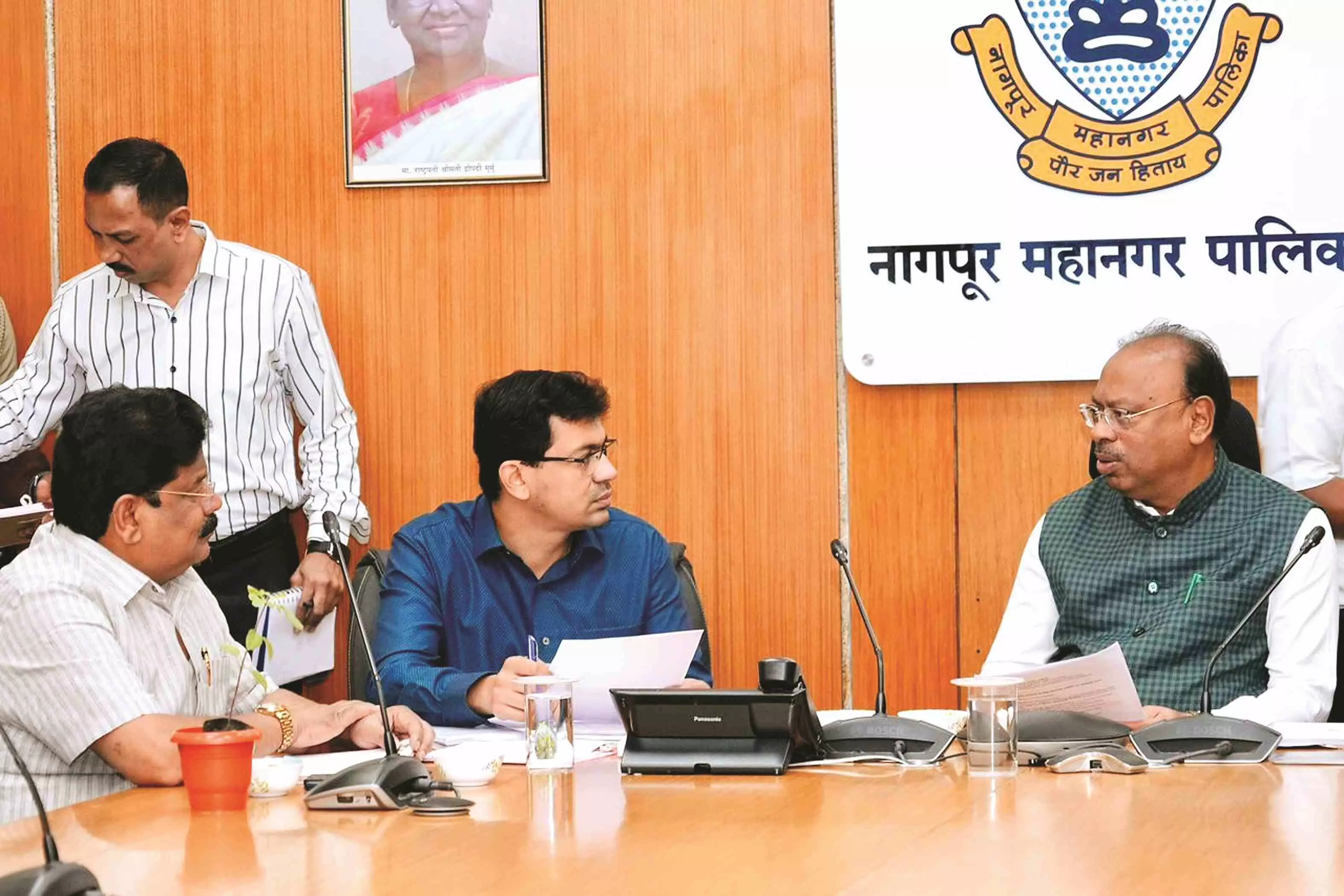 मनपा को जल्द मिलेंगे 411 करोड़ रुपए, पालकमंत्री चंद्रशेखर बावनकुले ने ली समीक्षा बैठक