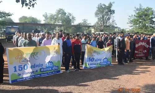 पुलिस लाइन पन्ना में वंदे मातरम के स्वर गूंजे, मैराथन से दौडी देशभक्ति पुलिस लाइन पन्ना में वंदे मातरम के स्वर गूंजे, मैराथन से दौडी देशभक्ति